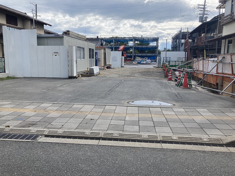 神戸物産本社の入口付近