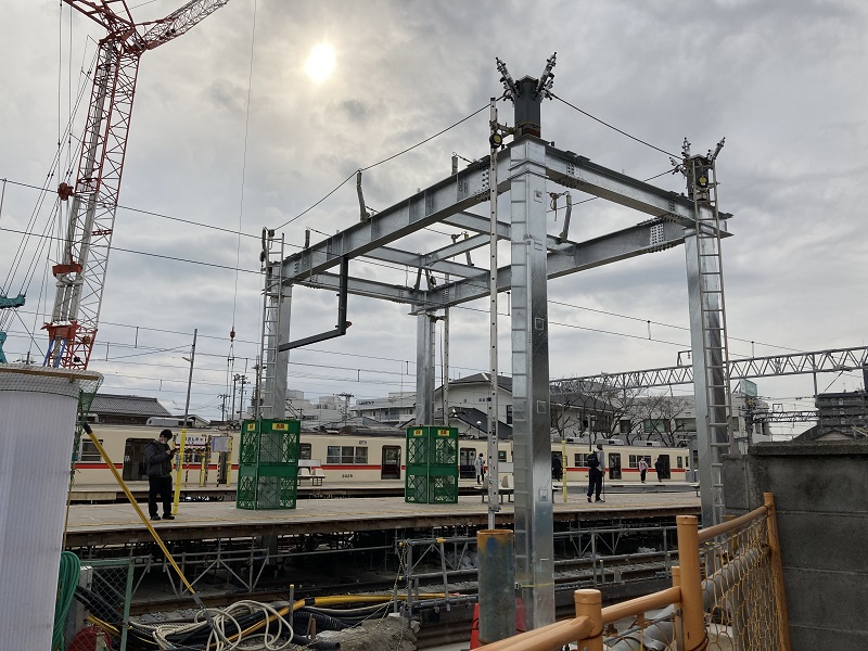 橋上駅舎の工事の様子
