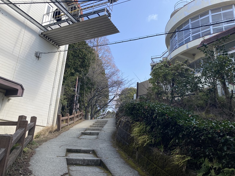 初心者でも軽い服装で登れる