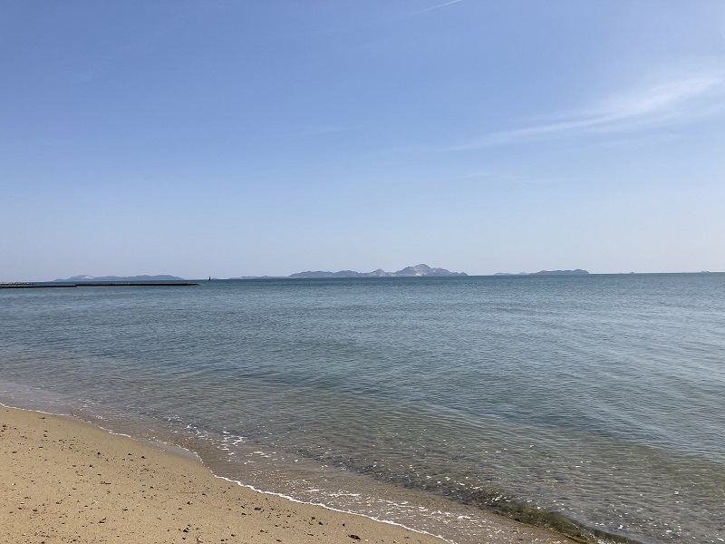 潮干狩りができる遠浅の海岸