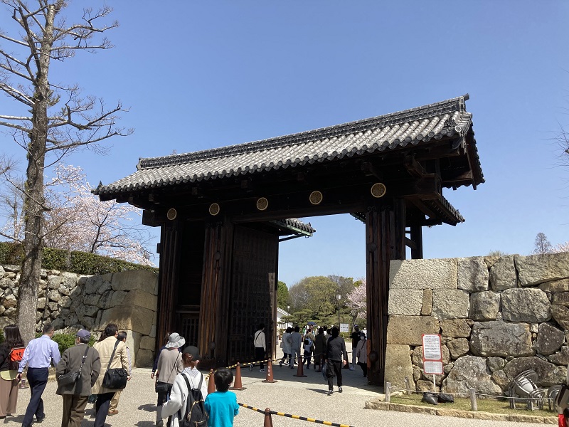 大手門の開門時間 (夜間閉鎖)