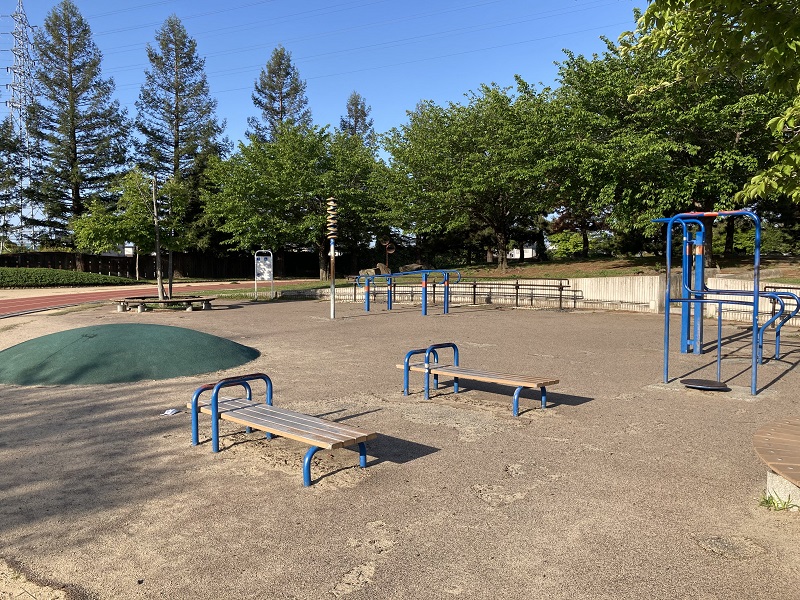 手柄山中央公園の入口のトイレ