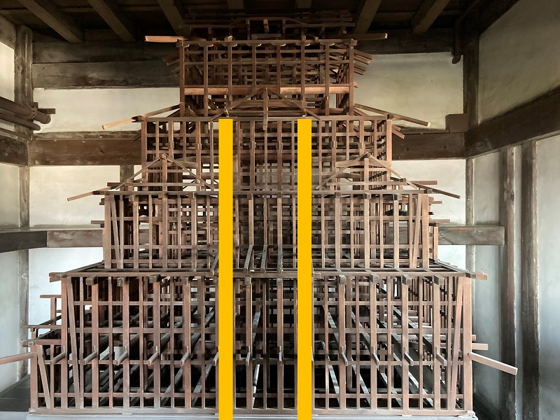 姫路城を支える柱の構造