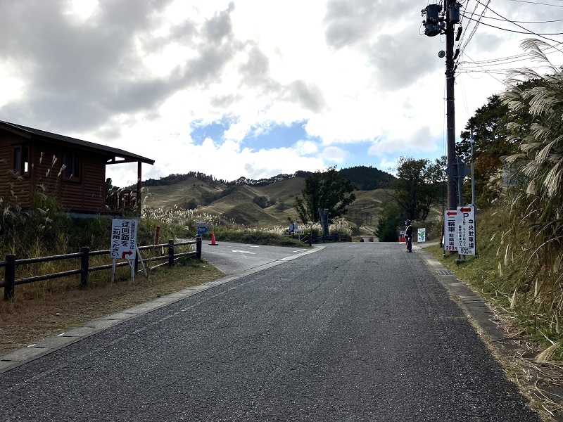 乗用車・バス・バイクの駐車場